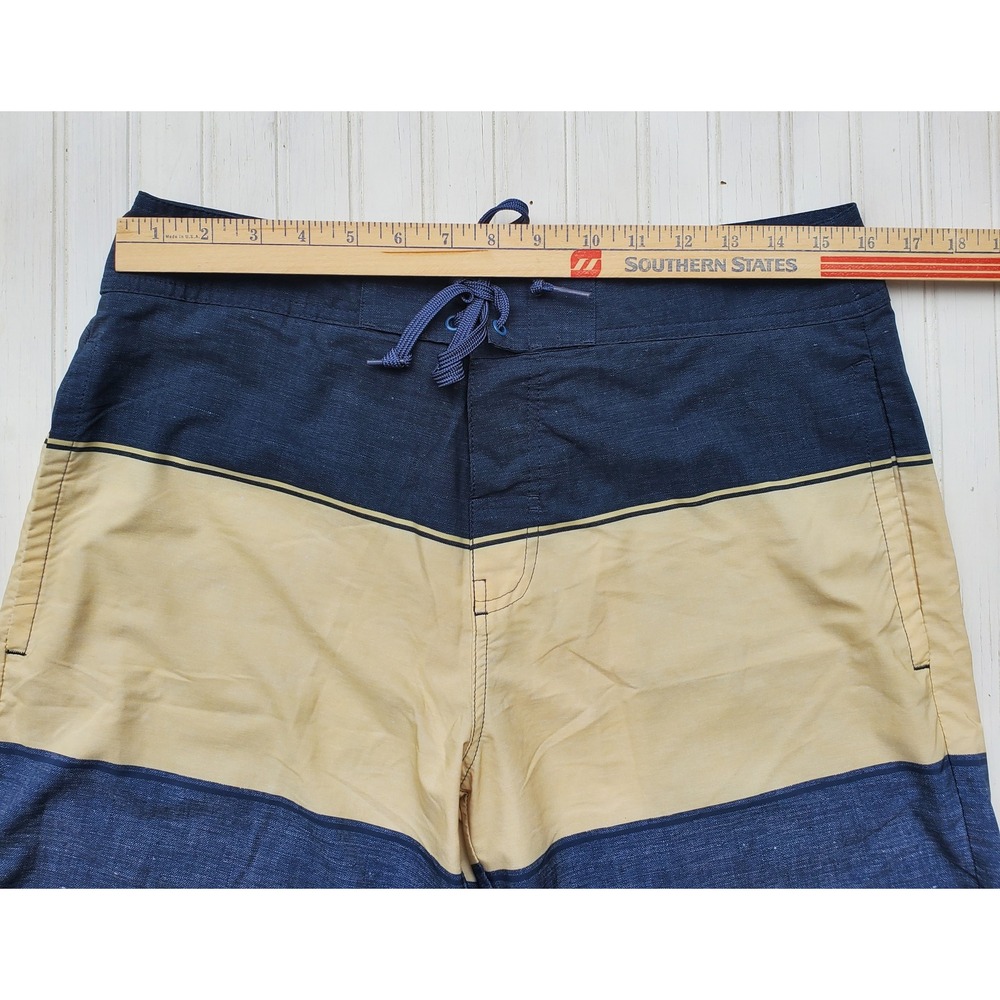 Travis Mathew Mens Navy Tan Color Block Board Shorts Swim Trunks Size 32 - Picture 3 of 6